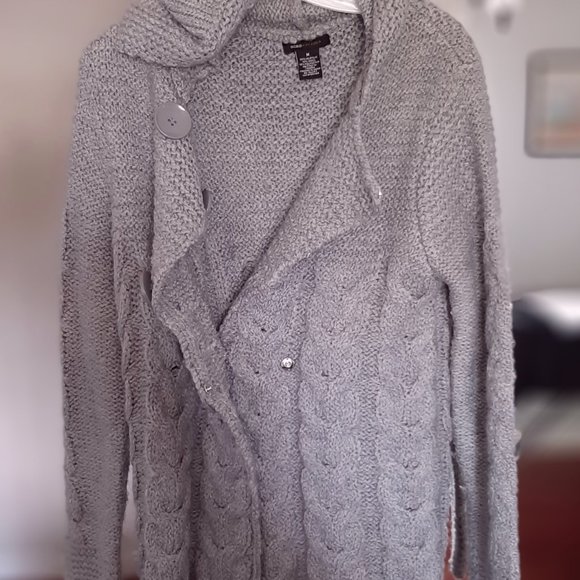 BCBGMaxAzaria Cable Knit Cardigan - Medium - Picture 5 of 6